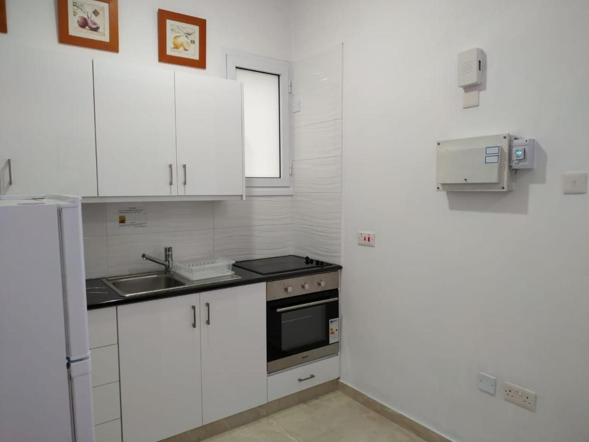 1 Bedroom Apartment Ларнака Екстериор снимка